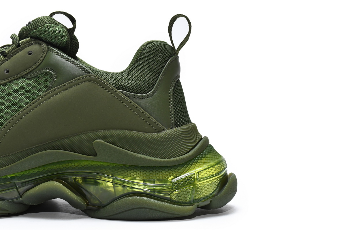 Ba***ci*ga Triple S Pitch Green  541624 W2GA1 2325