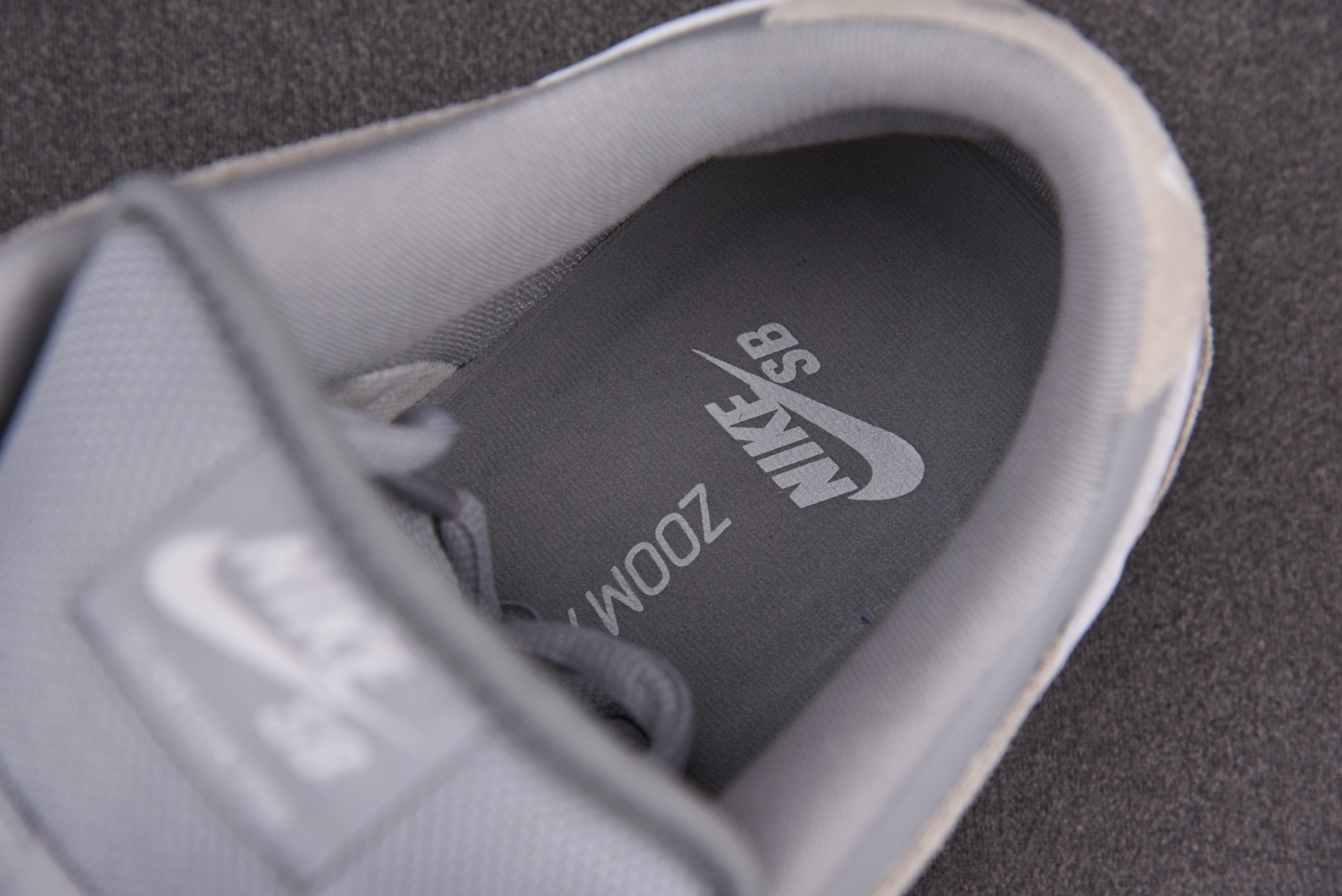M Batch  Nike SB Dunk Low TRD “Summit White”  AR0778-110