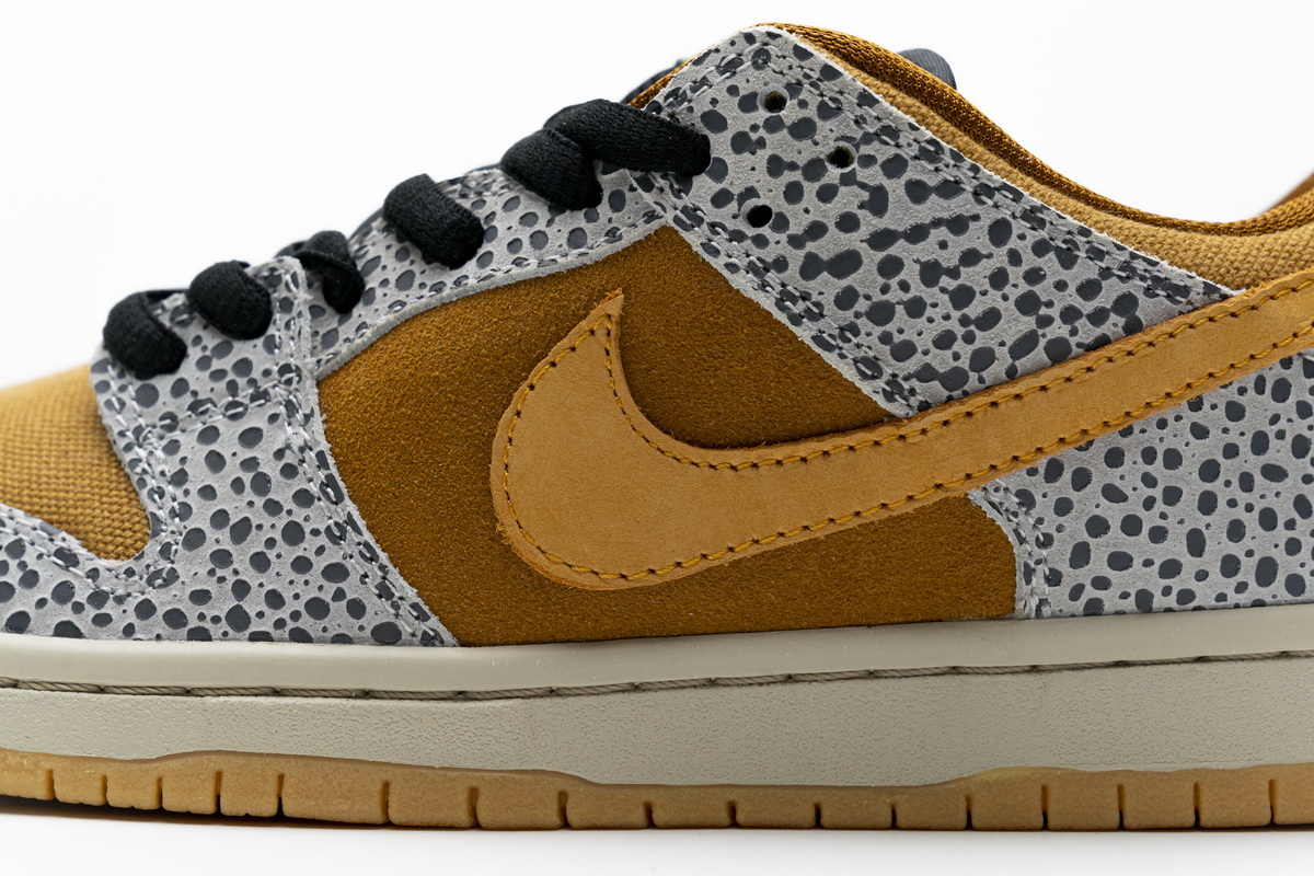 Nike SB Dunk Low “Safari”  CD2563-002