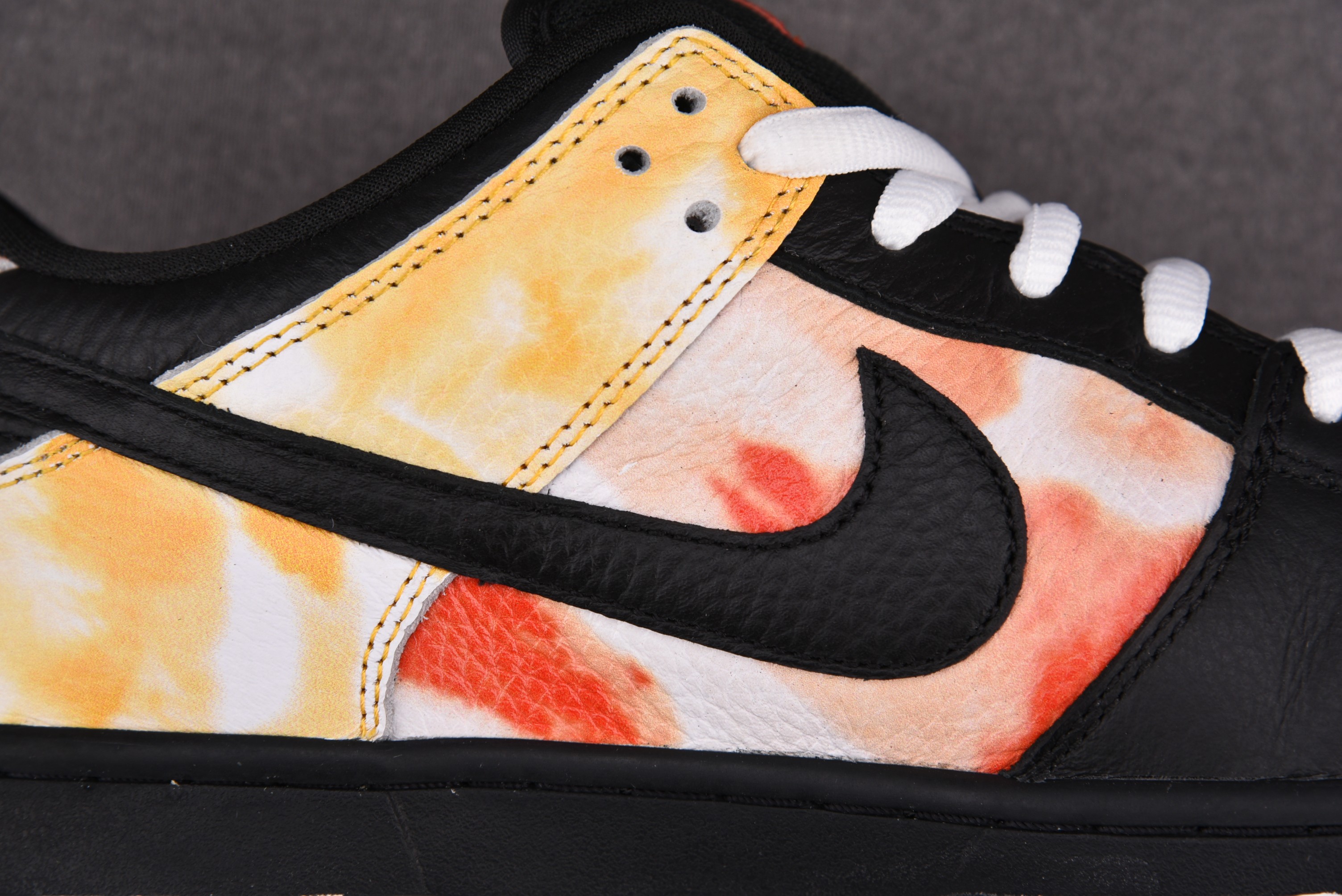 M Batch -SB Dunk Low Raygun   BQ6832-001