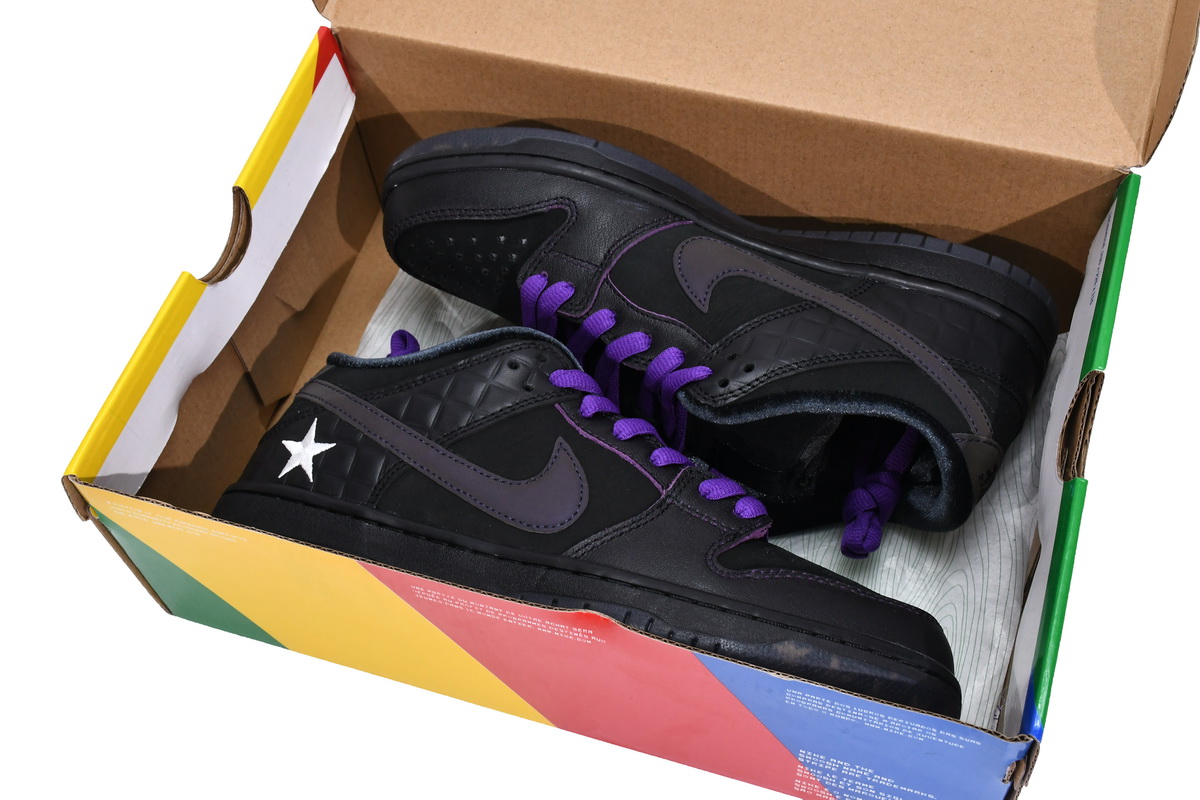 Familia x Nike SB Dunk Low First Avenue  DJ1159-001