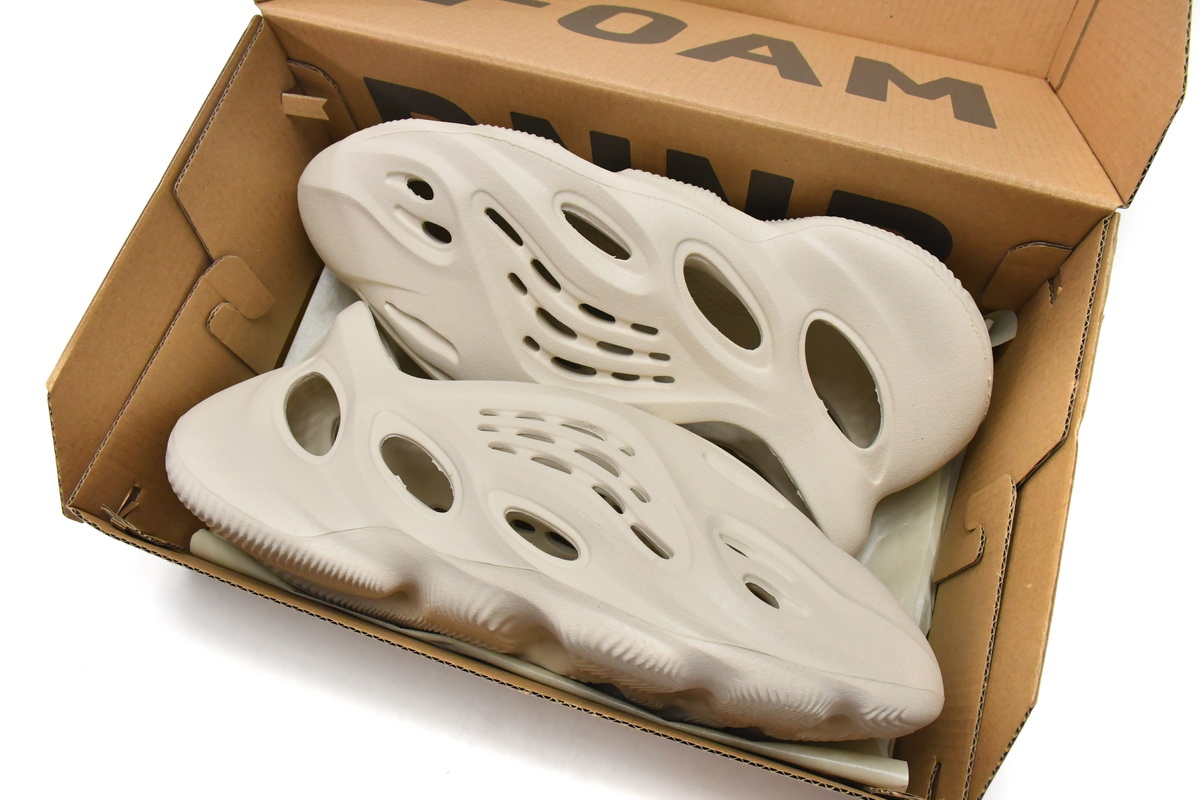 adidas Yeezy Foam Runner Sand   FY4567