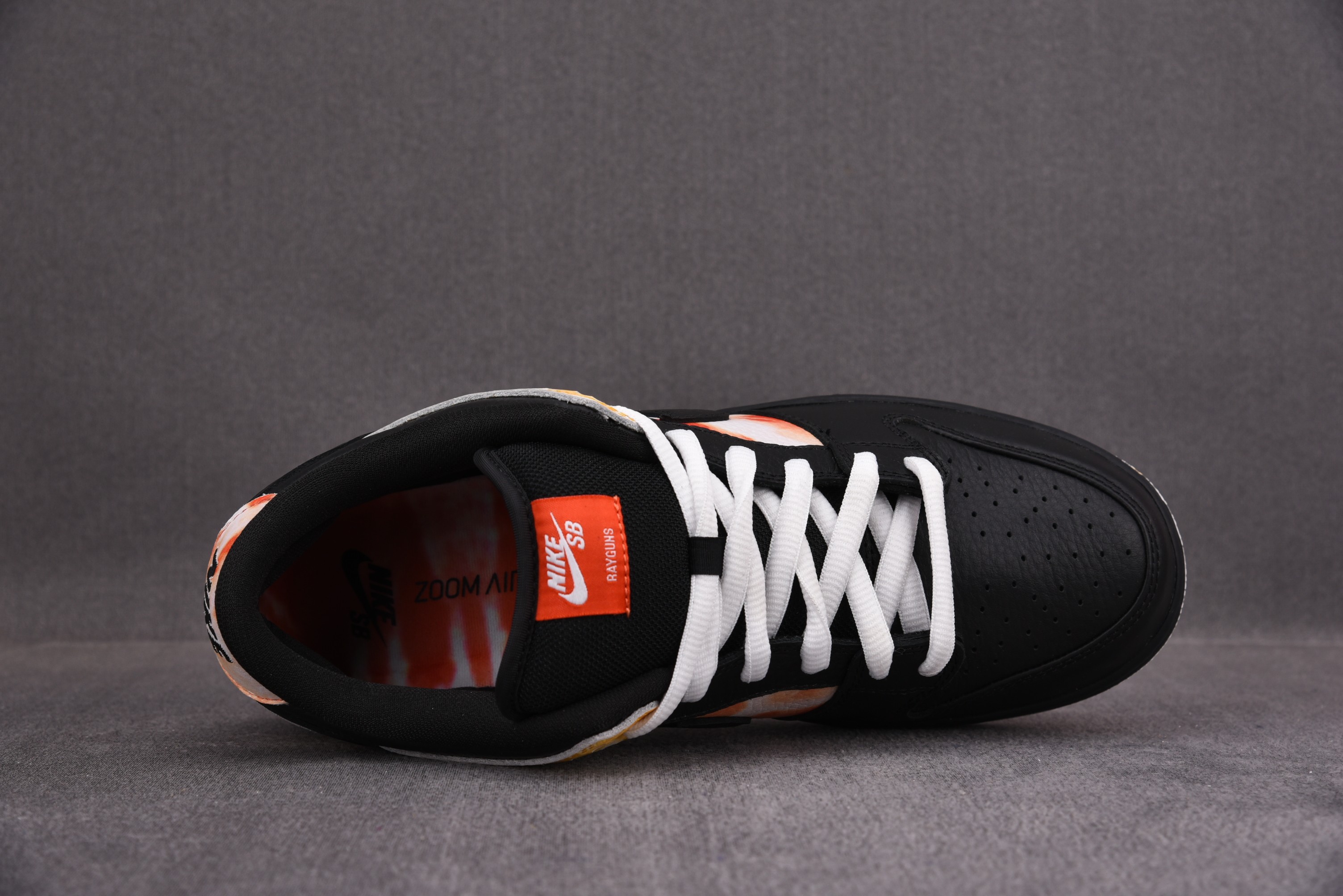 M Batch -SB Dunk Low Raygun   BQ6832-001