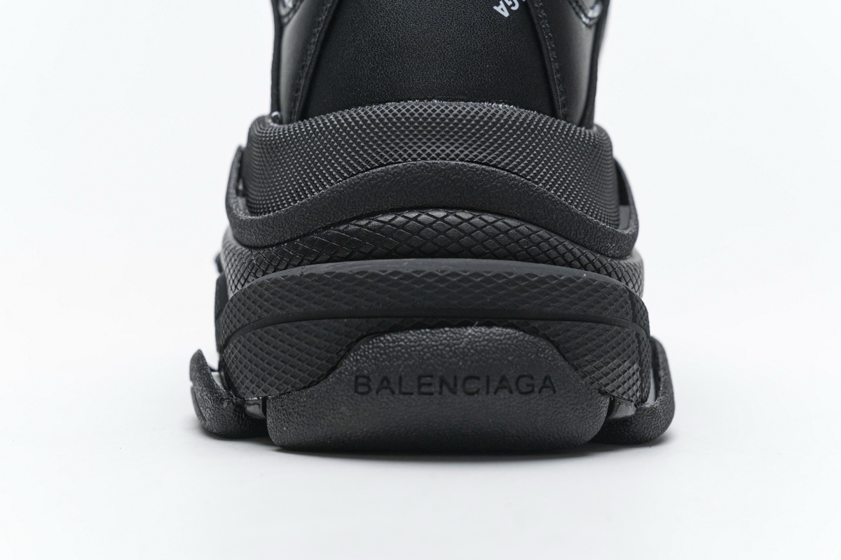 Ba***ci*ga Triple S Black  524039 W06E2 2020