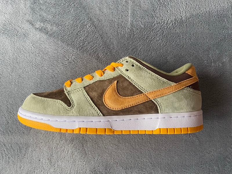 Nike Dunk Low SE Dusty Olive   DH5360-300