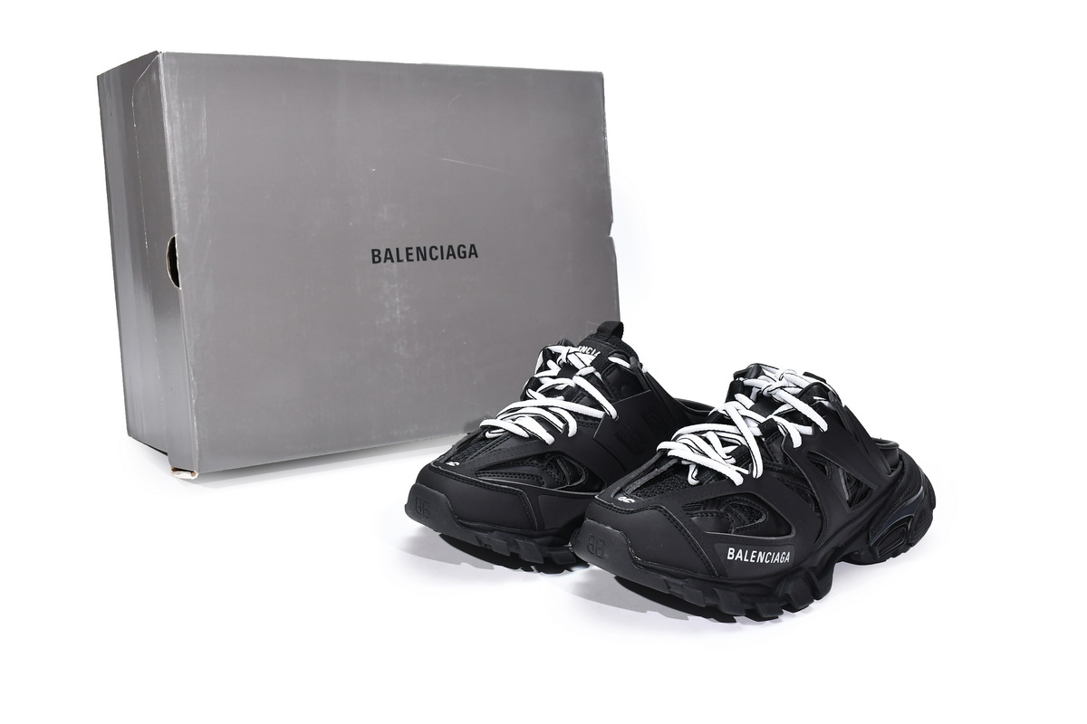 Ba***ci*ga Track Black  653813 W3CP3 1000