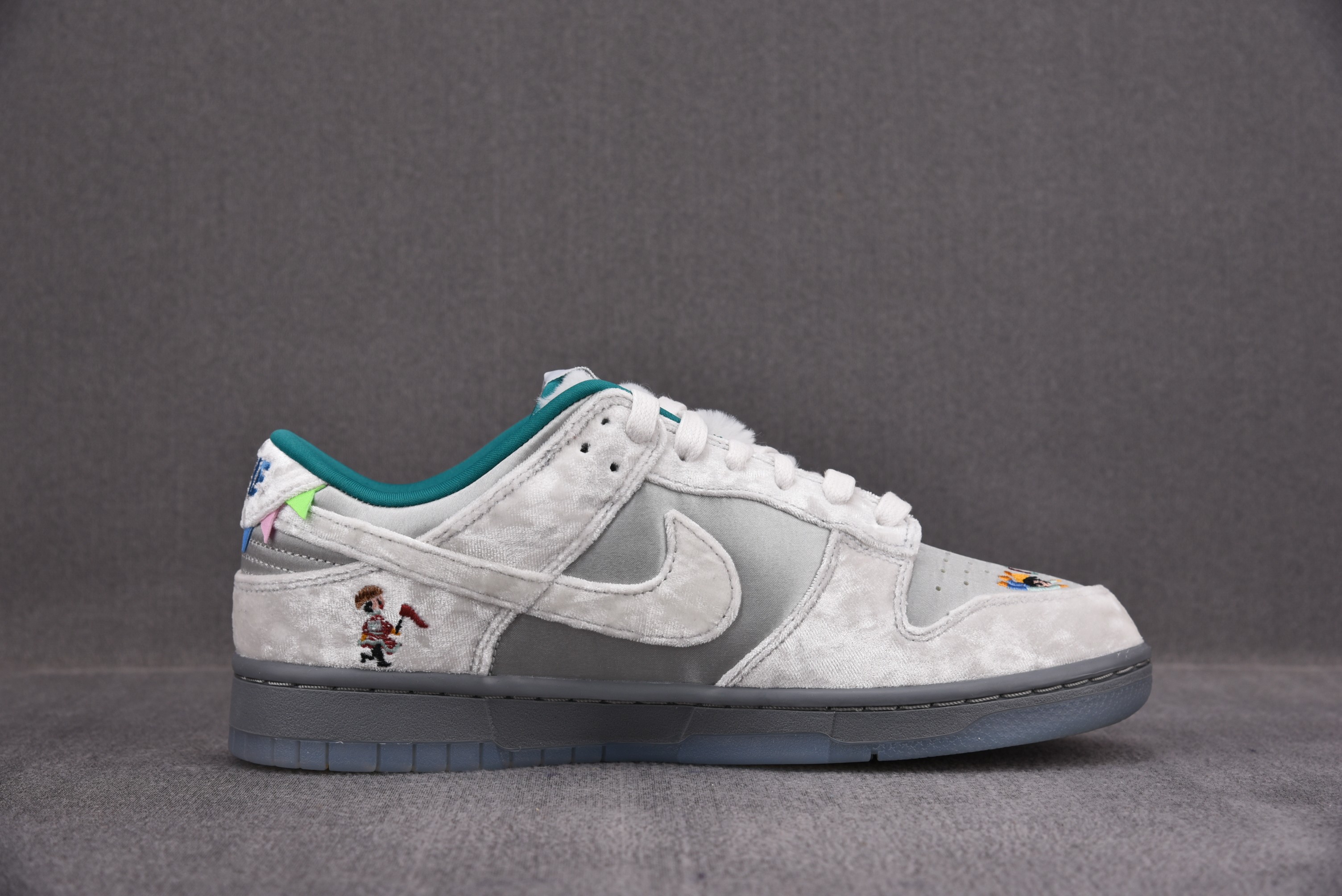 M Batch Nike Dunk Low Ice  DO2326-001