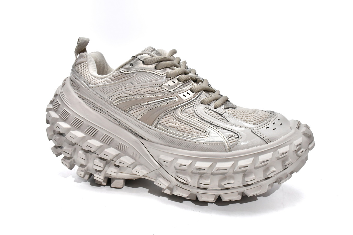 Ba***ci*ga Defender Beige  685611 W2RA6 9700