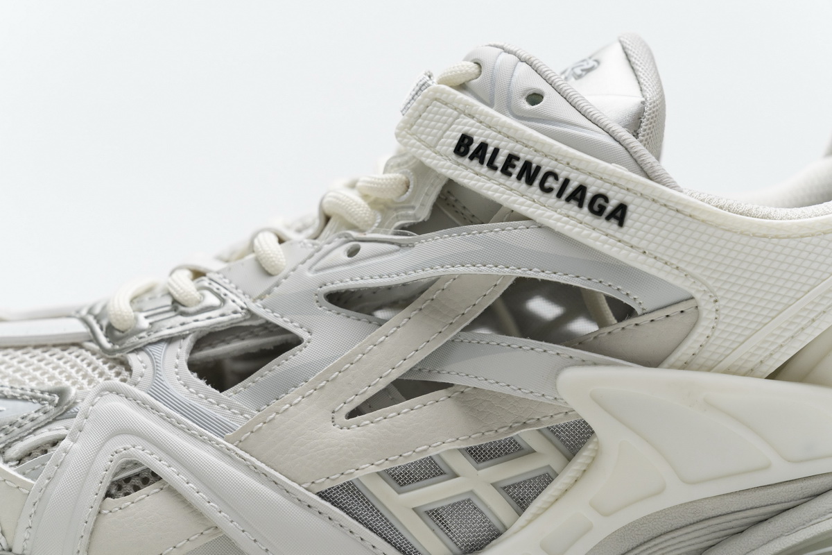 Ba***ci*ga Track 2 Sneaker White   570391 W2GN2 9000