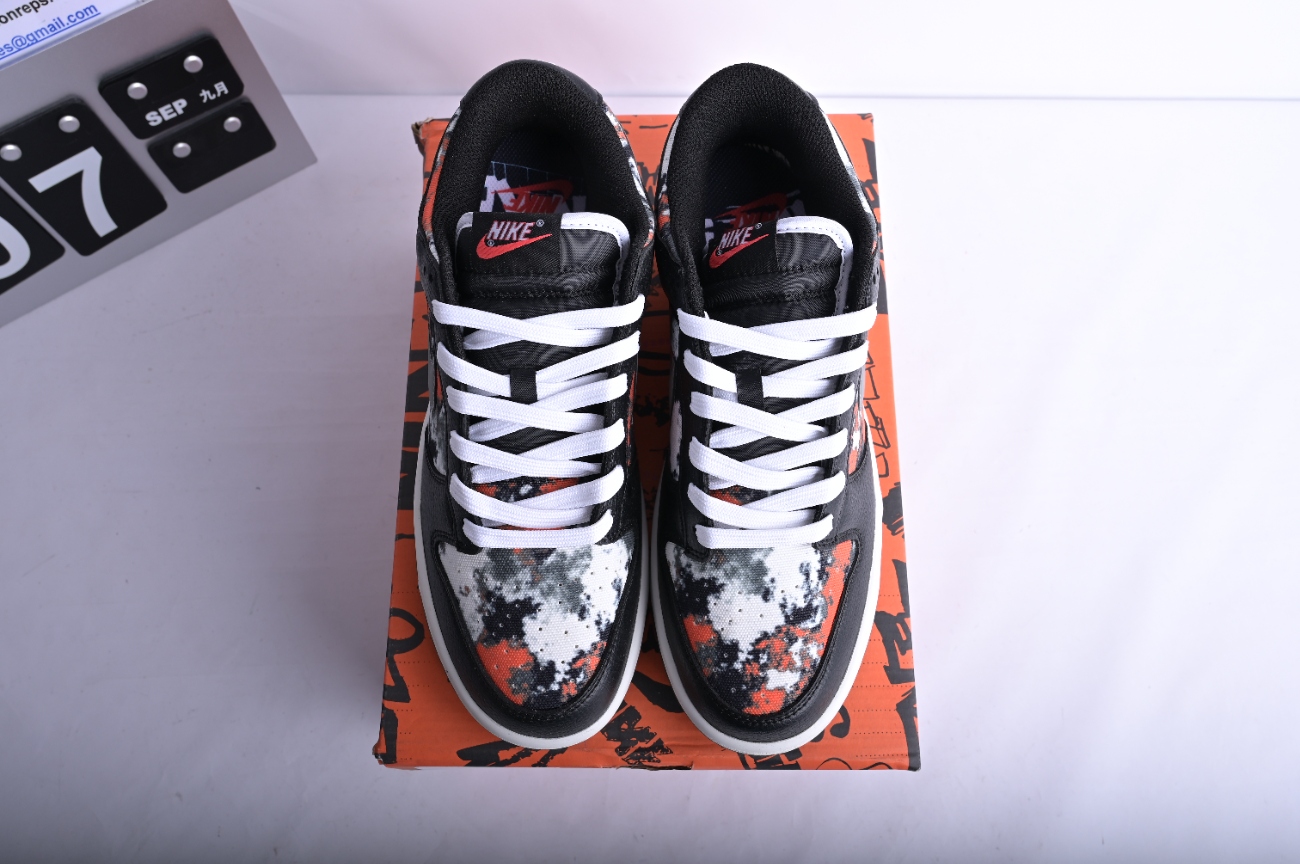 Nike Dunk Low Graffiti Black Red  DM0108-001