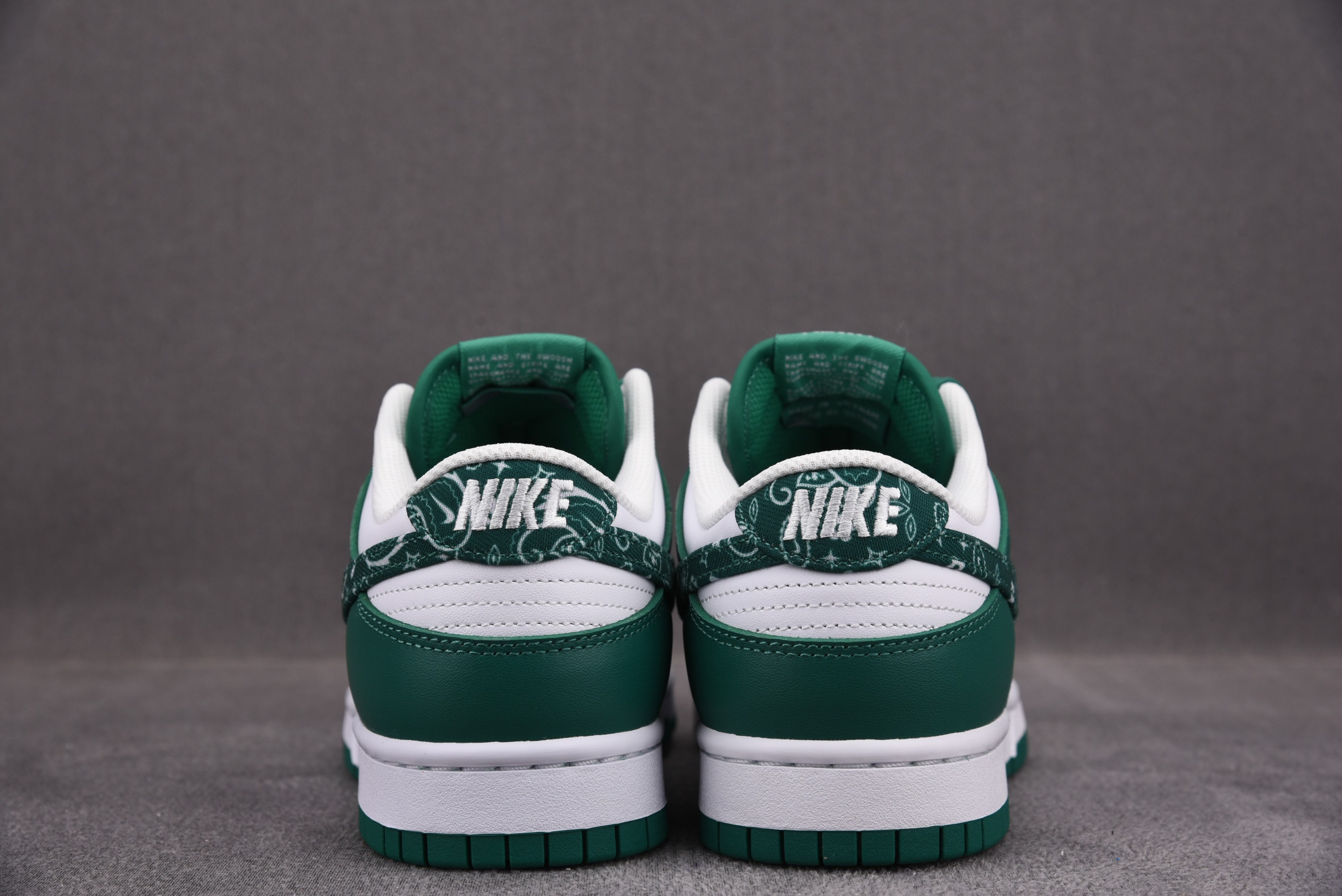 M Batch   Nike Dunk Low ESS Green Paisley   DH4401-102