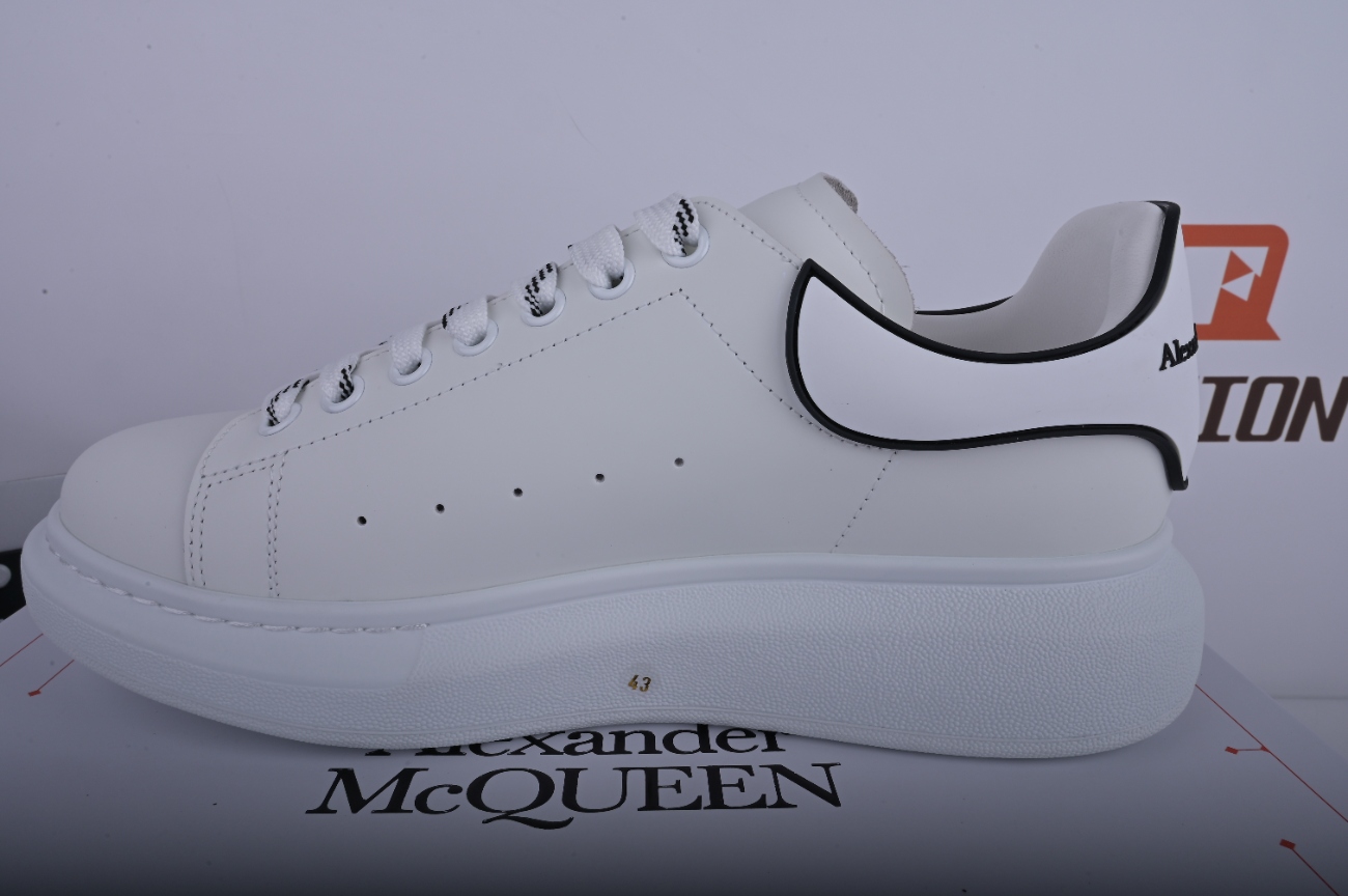 Alexander McQueen Leather Smooth Calfskin Low Top Fashion Sneakers Men's White 625156WHXMT9074