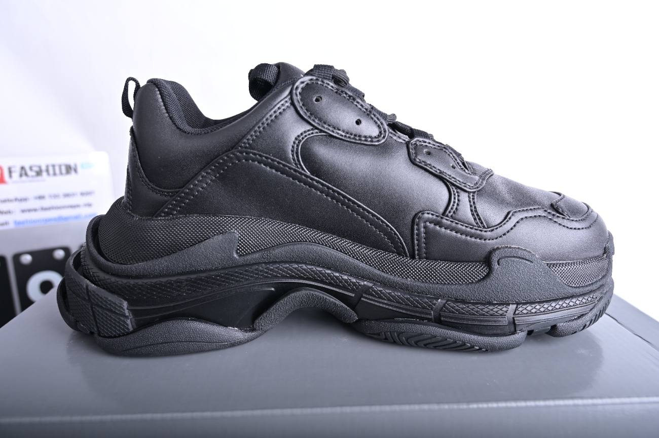 Ba***ci*ga Triple S Black  541624 W0901 1000