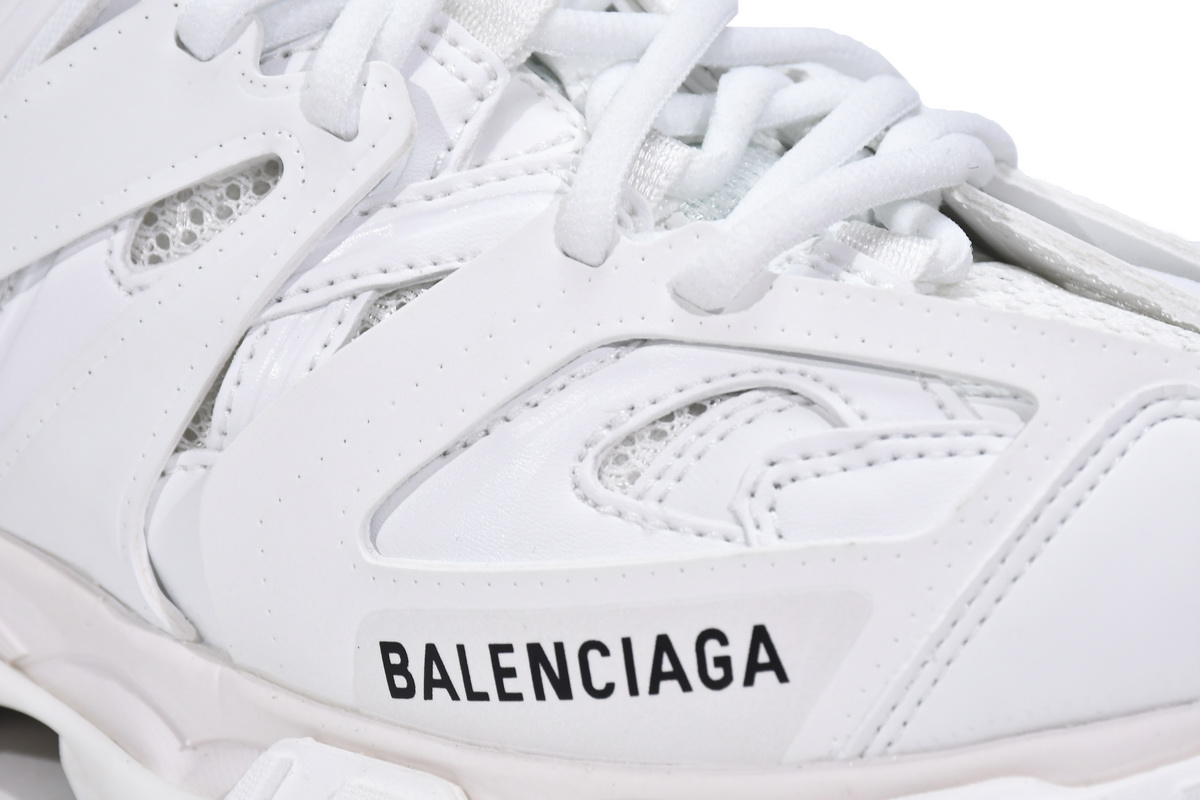 Ba***ci*ga Track White 653813 W3CP3 900