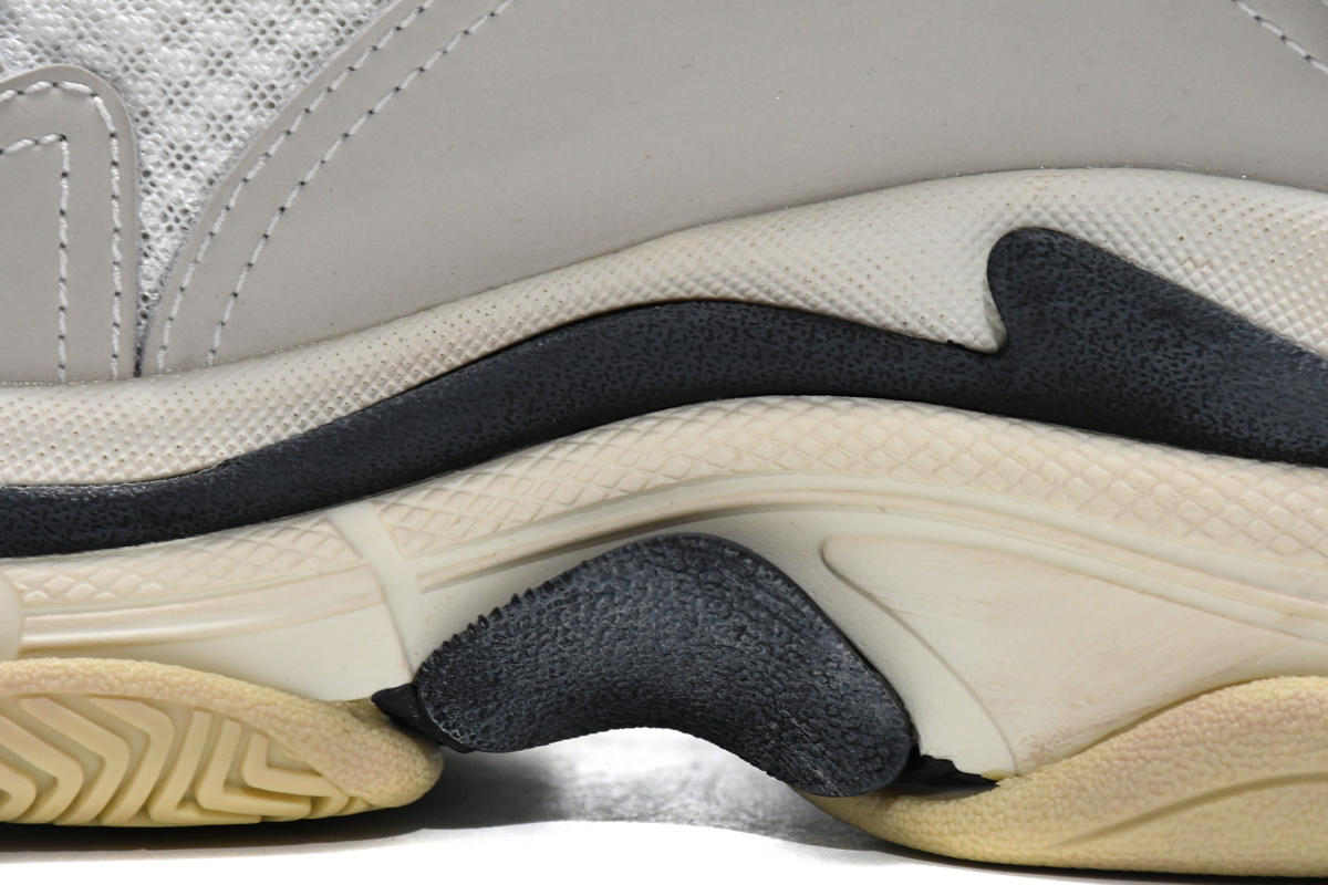 Ba***ci*ga Triple S White Dark Grey Red   524037 W09E1 9000
