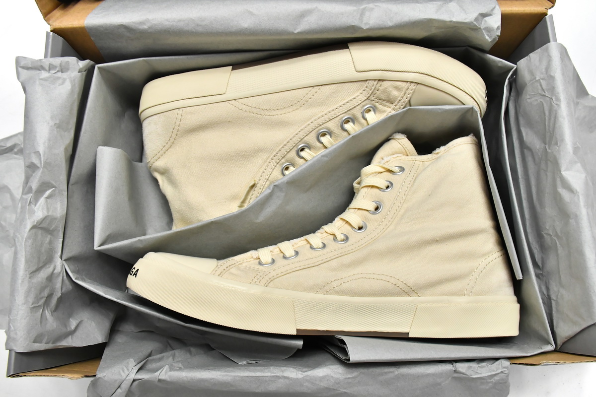 Ba***ci*ga Paris High Destroyed - White   688752 W3RC4 9090
