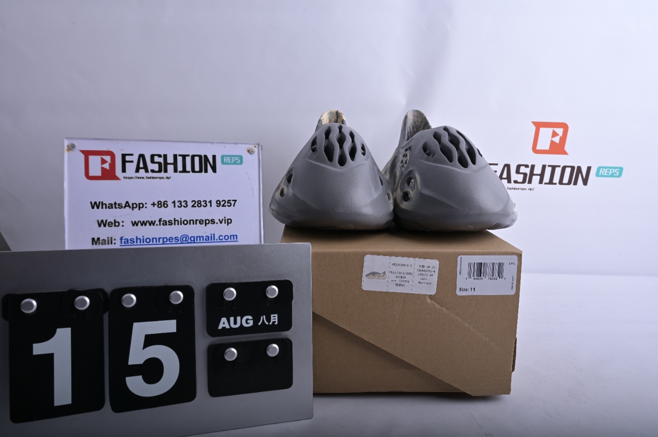 adidas Yeezy Foam Runner MXT Moon Grey  GV7904