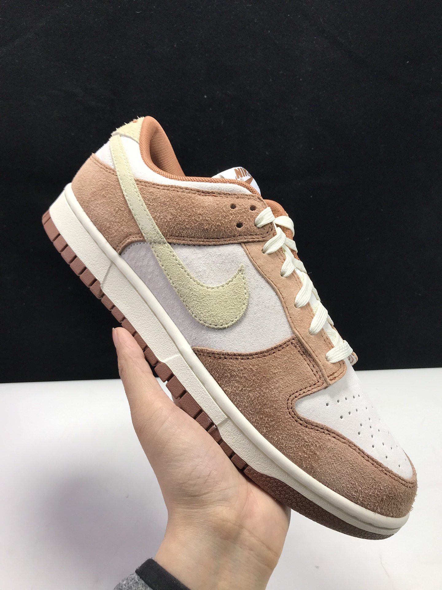 M Batch  NIKE DUNK LOW Retro PRM "Medium Curry"  DD1390-100