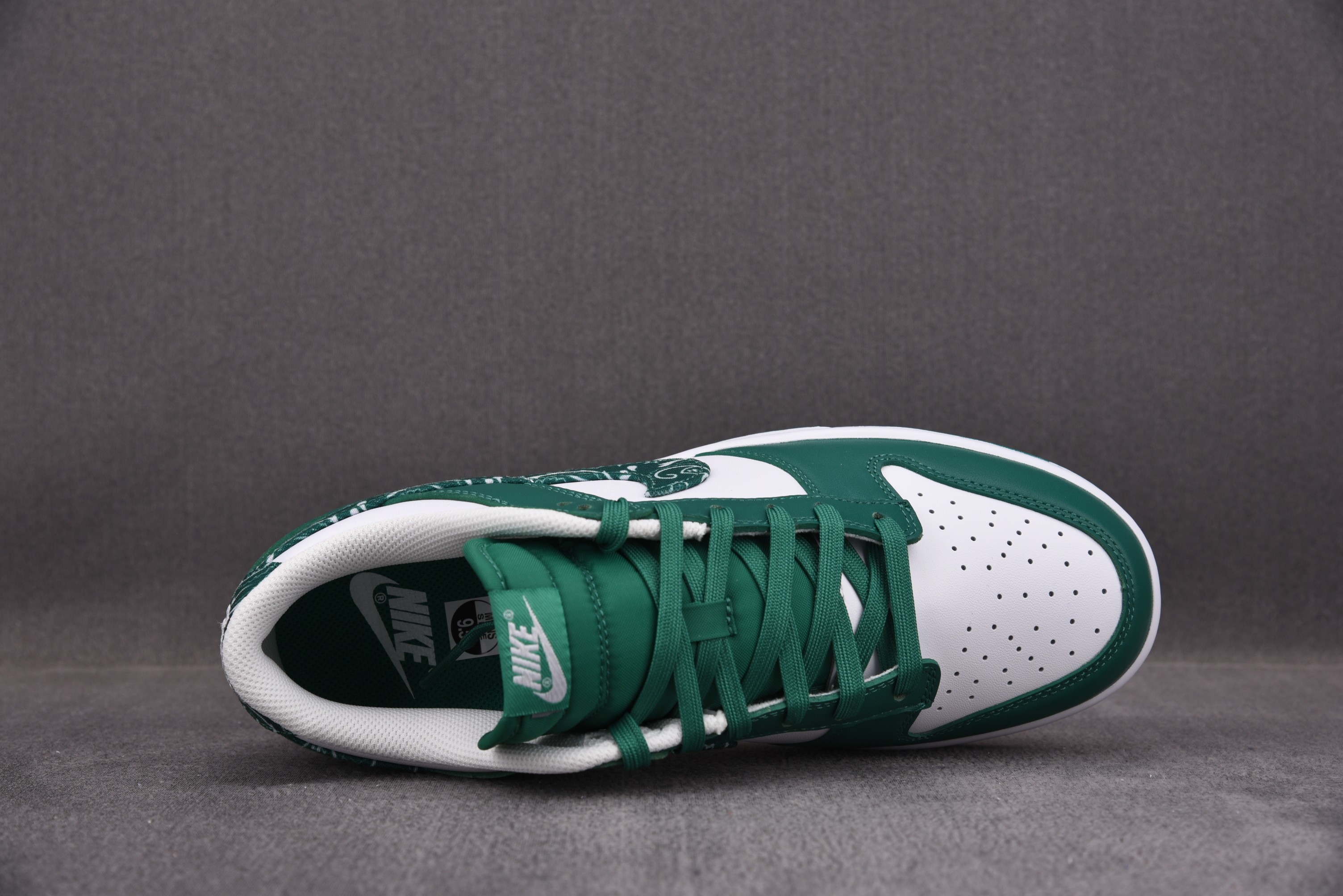 M Batch   Nike Dunk Low ESS Green Paisley   DH4401-102