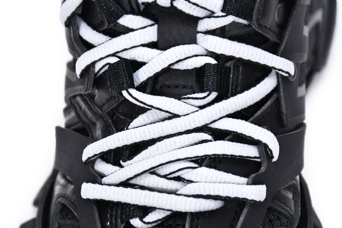 Ba***ci*ga Track Black  653813 W3CP3 1000