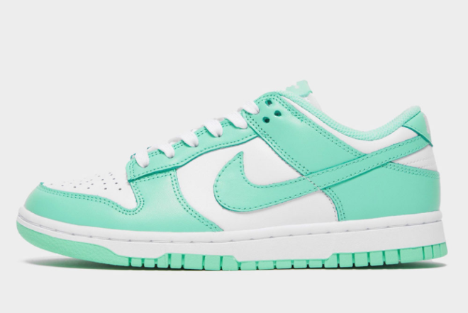 Nike Dunk Low WMNS Green Glow  DD1503-105