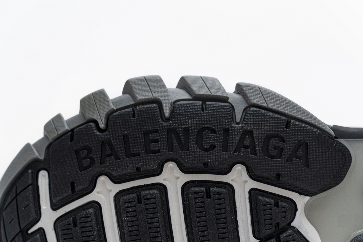 Ba***ci*ga Track 2 Sneaker Medium Grey  570391 W2GN3 1285