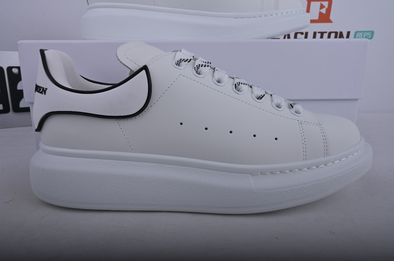 Alexander McQueen Leather Smooth Calfskin Low Top Fashion Sneakers Men's White 625156WHXMT9074