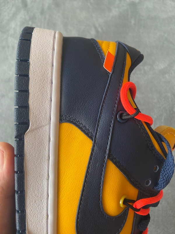 OFF WHITE X Nike Dunk SB Low White Michigan  CT0856-700