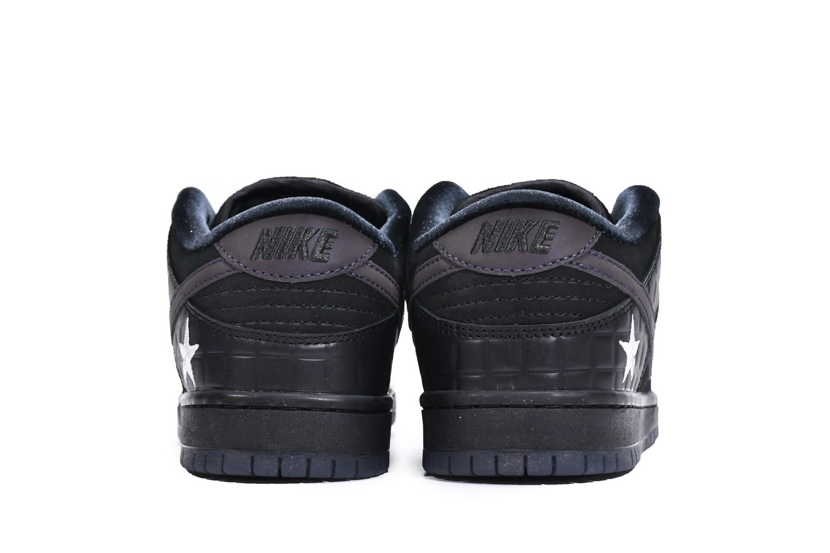 Familia x Nike SB Dunk Low First Avenue  DJ1159-001