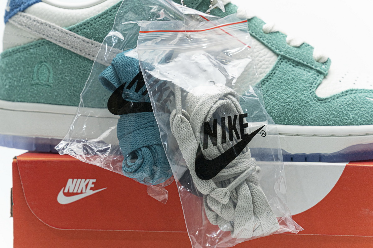 Kasina x Nike Dunk Low  Neptune Green   CZ6501-101