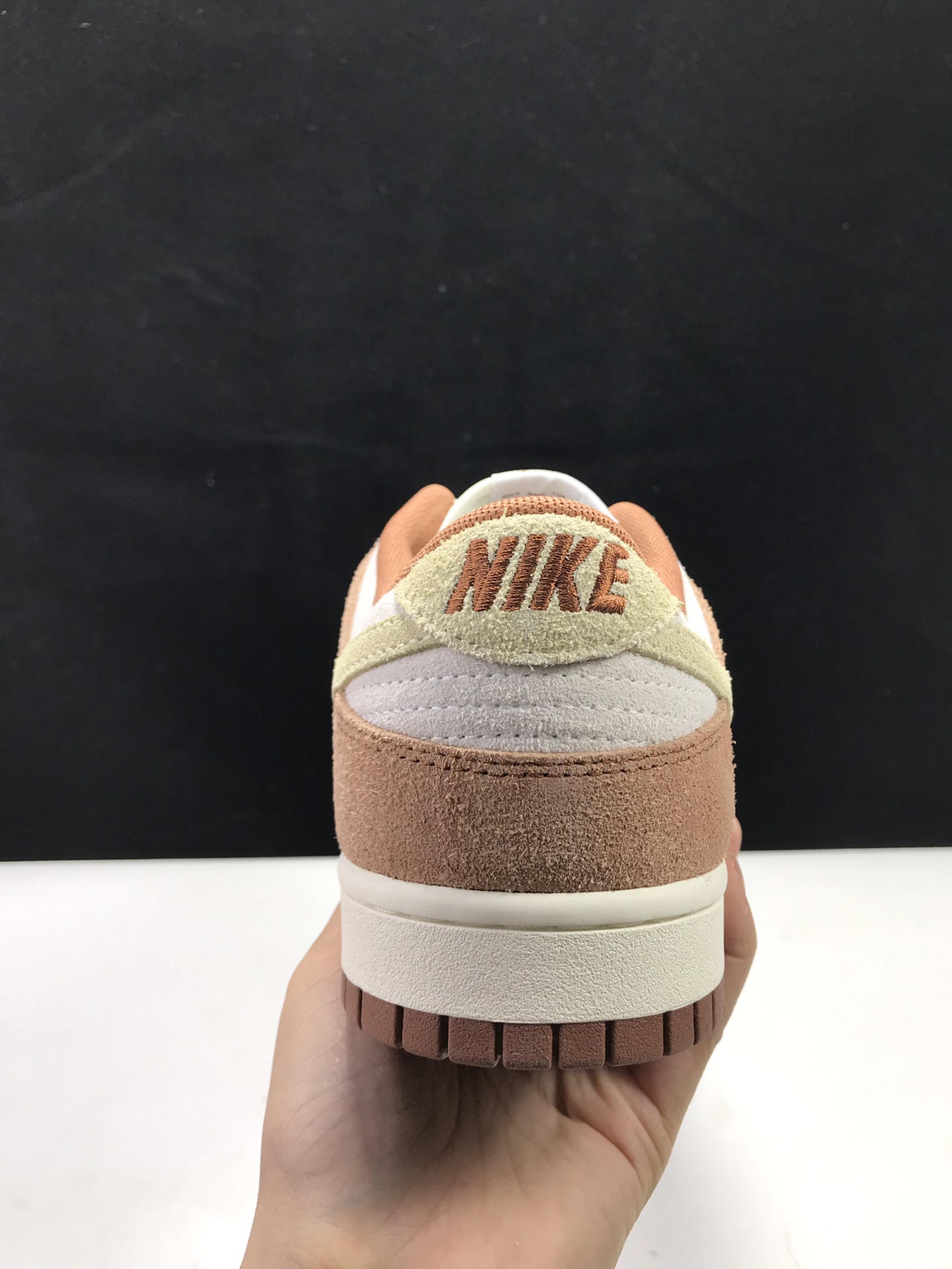 M Batch  NIKE DUNK LOW Retro PRM "Medium Curry"  DD1390-100