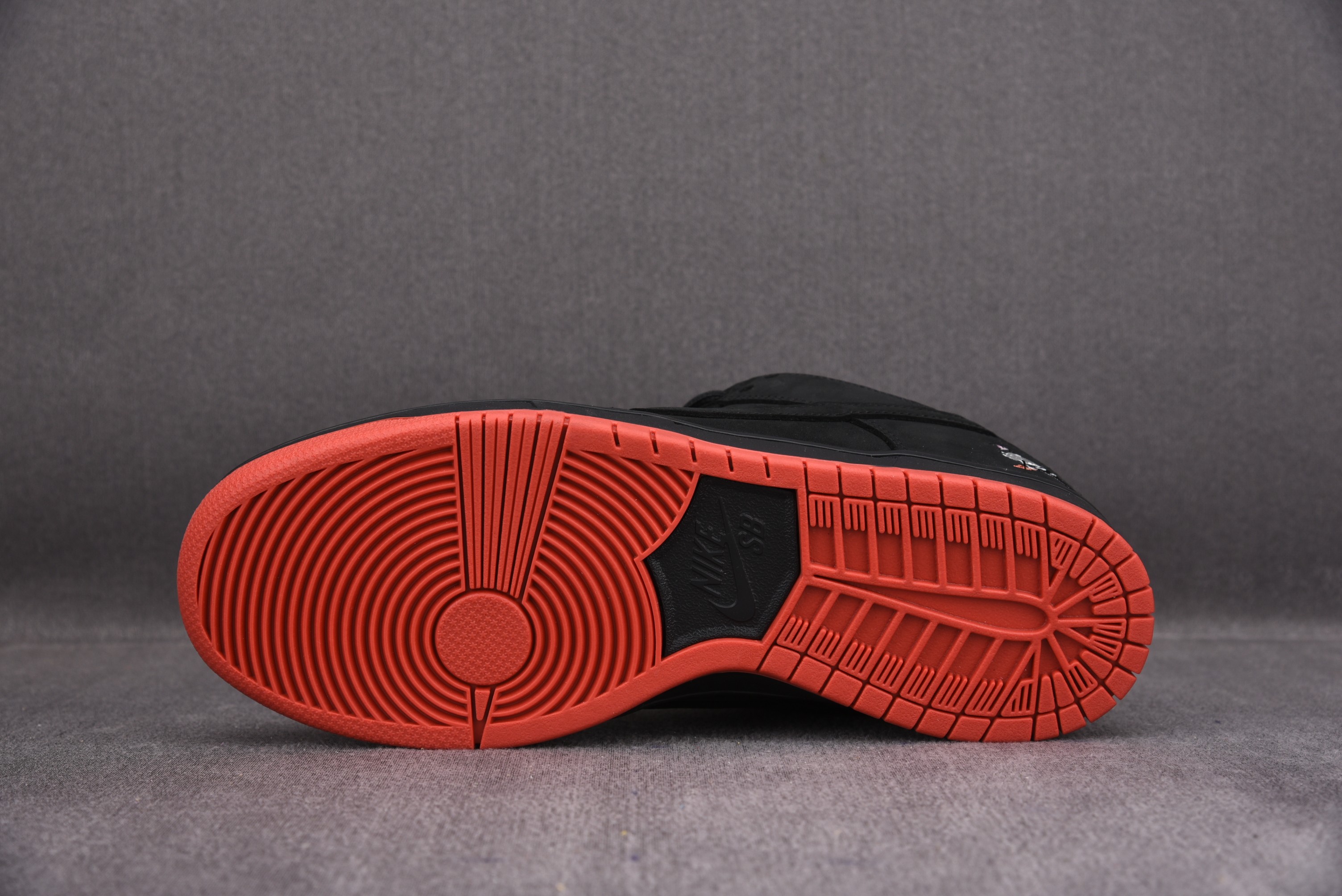 M Batch  SB Dunk Low Black Pigeon  883232-008