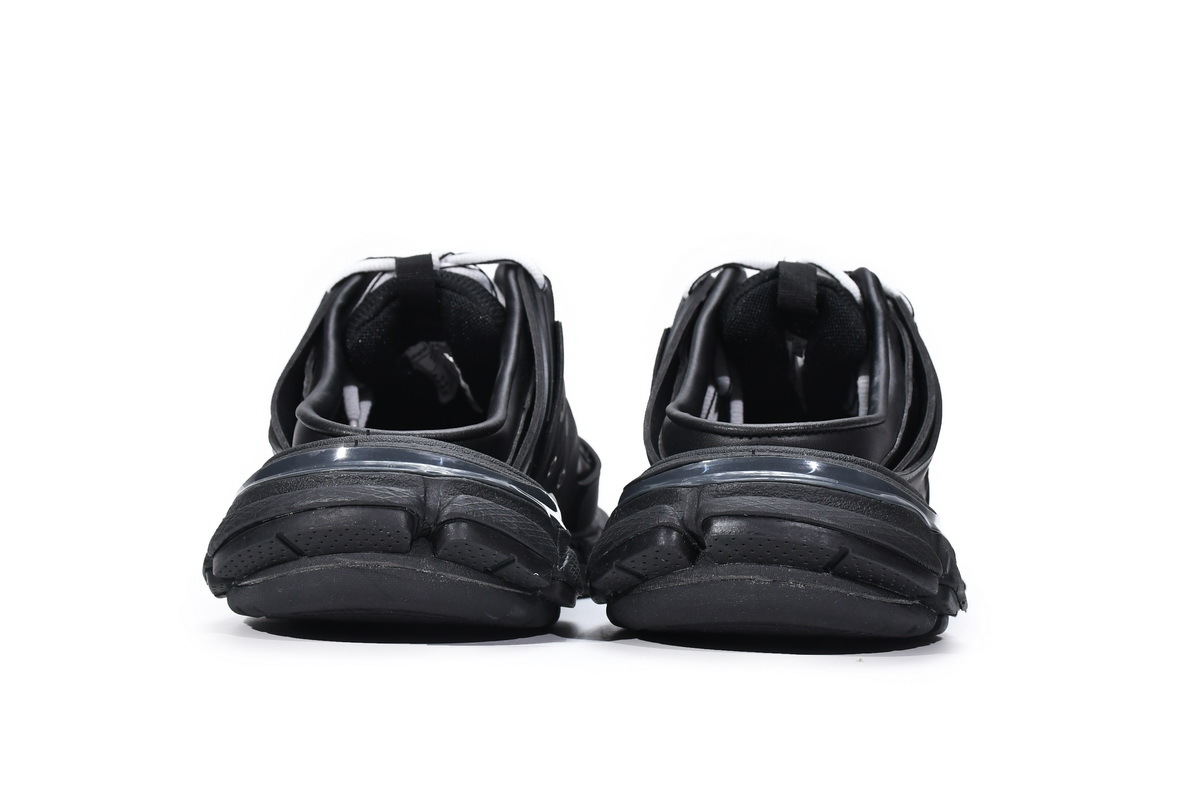 Ba***ci*ga Track Black  653813 W3CP3 1000