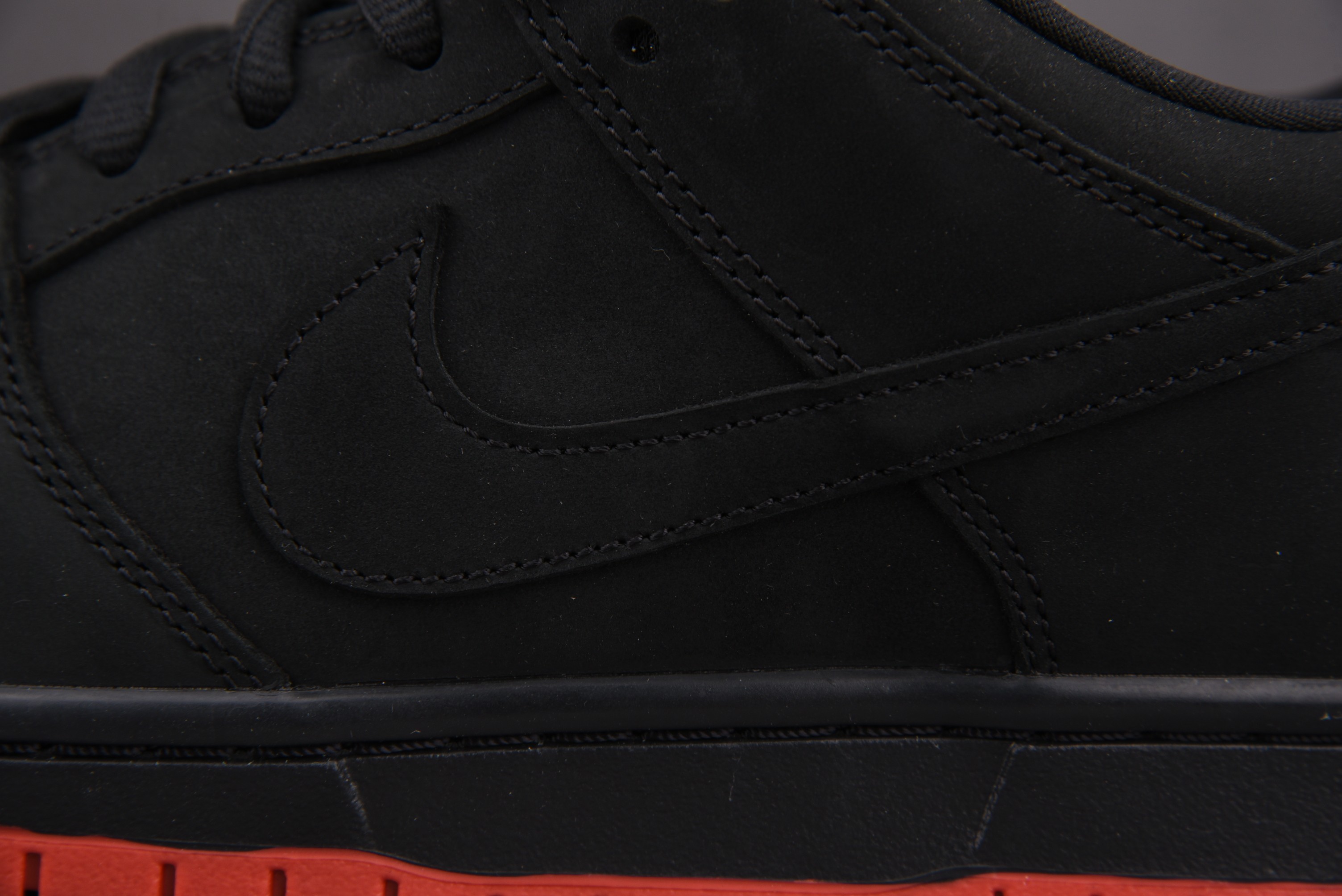 M Batch  SB Dunk Low Black Pigeon  883232-008