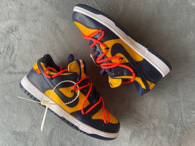 OFF WHITE X Nike Dunk SB Low White Michigan  CT0856-700