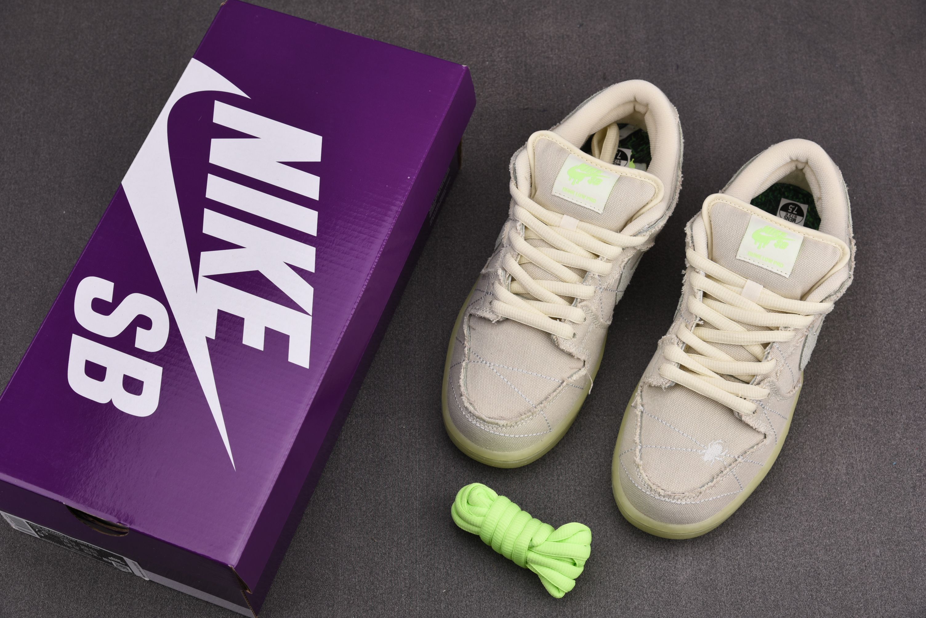 M Batch  SB Dunk Low “Mummy” DM0774-11