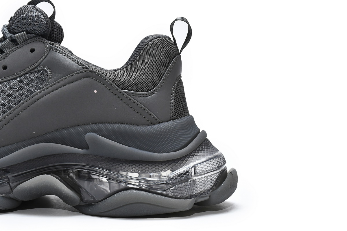 Ba***ci*ga Triple S Carbon Ash  541624 W0918 7669