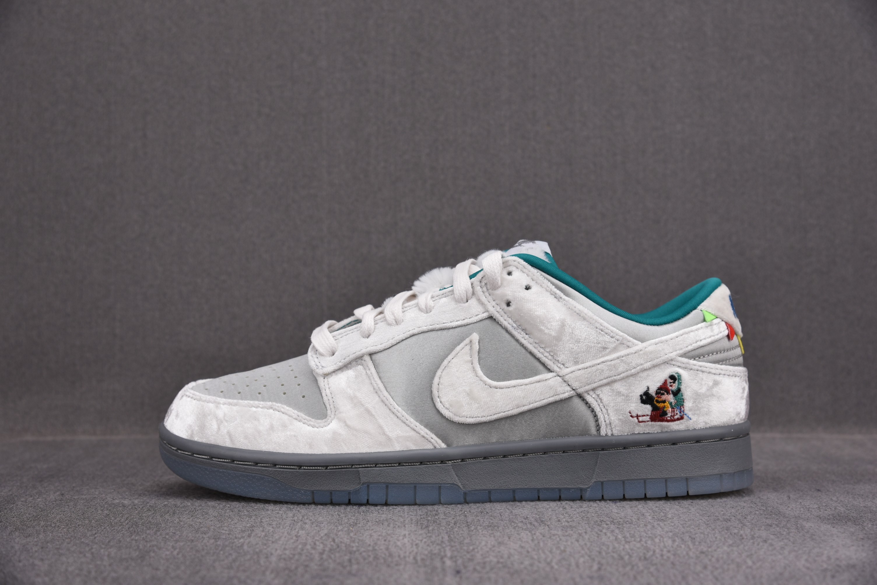M Batch Nike Dunk Low Ice  DO2326-001