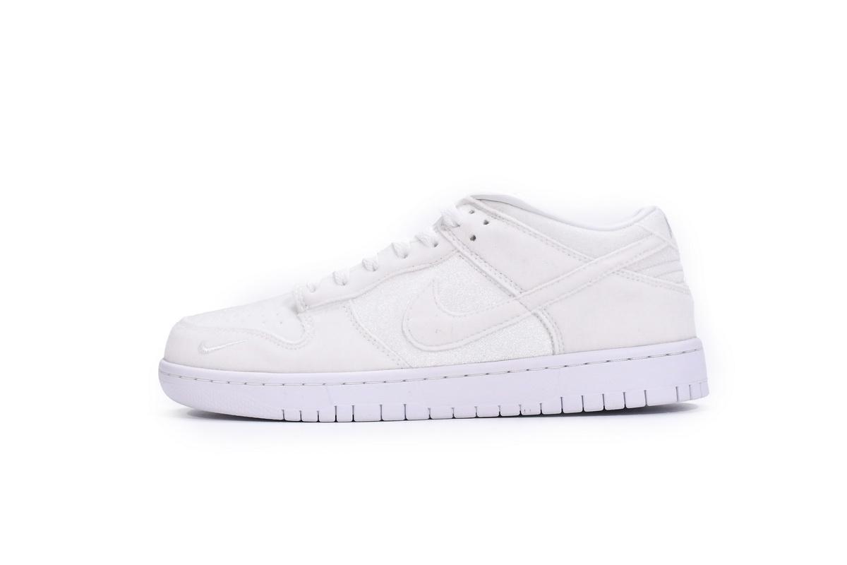 Dover Street Market x Nike Dunk Low Triple White   DH2686-100