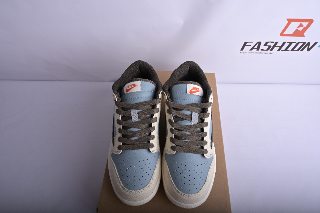 Travis Scott x PlayStation x Nike Dunk Low SP   CU1726-400