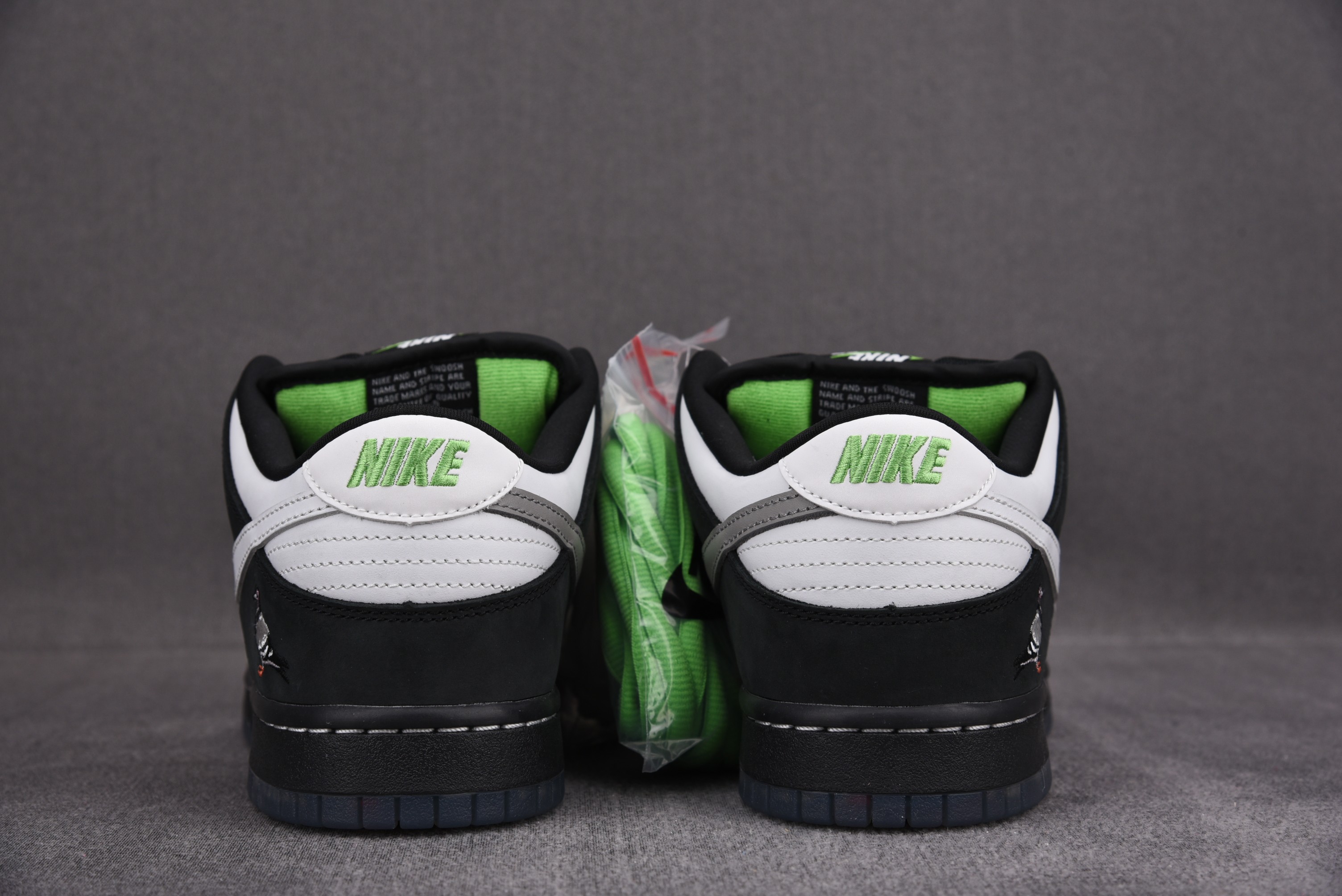 M Batch  Staple x Nike SB Dunk Low “Panda Pigeon”   BV1310-013