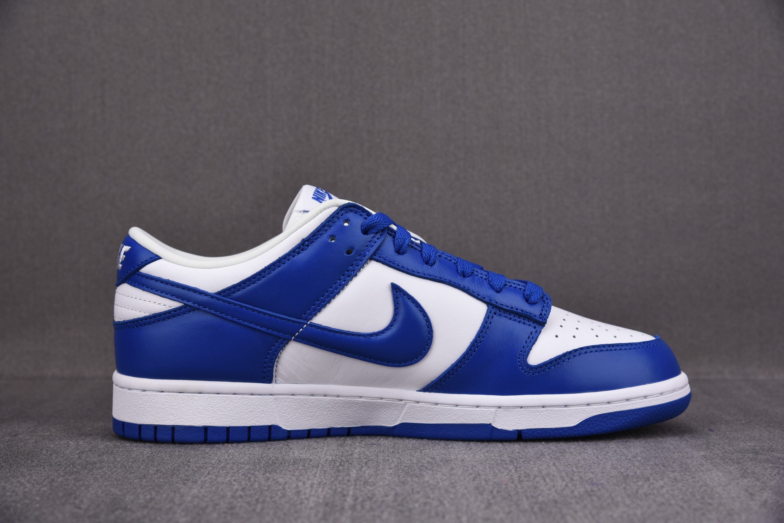 M Batch  Nike Dunk Low SP Low SP “Kentucky”  CU1726-100