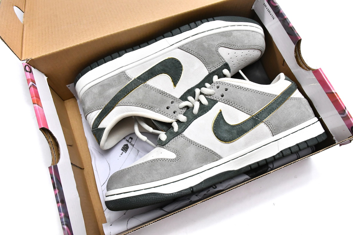 Otomo Katsuhiro x Nike SB Dunk Low Steamboy OST LF0039-011