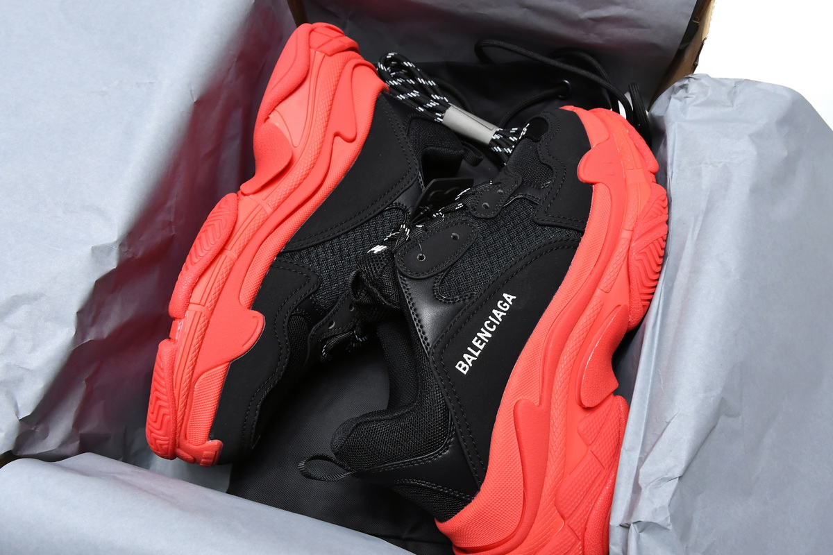 Ba***ci*ga Triple S Black Dark Red   536737 W2FZ1 1060