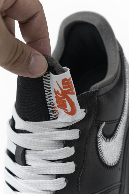 OFF White X Air Force 1 ’07 Low MOMA AV5210-001