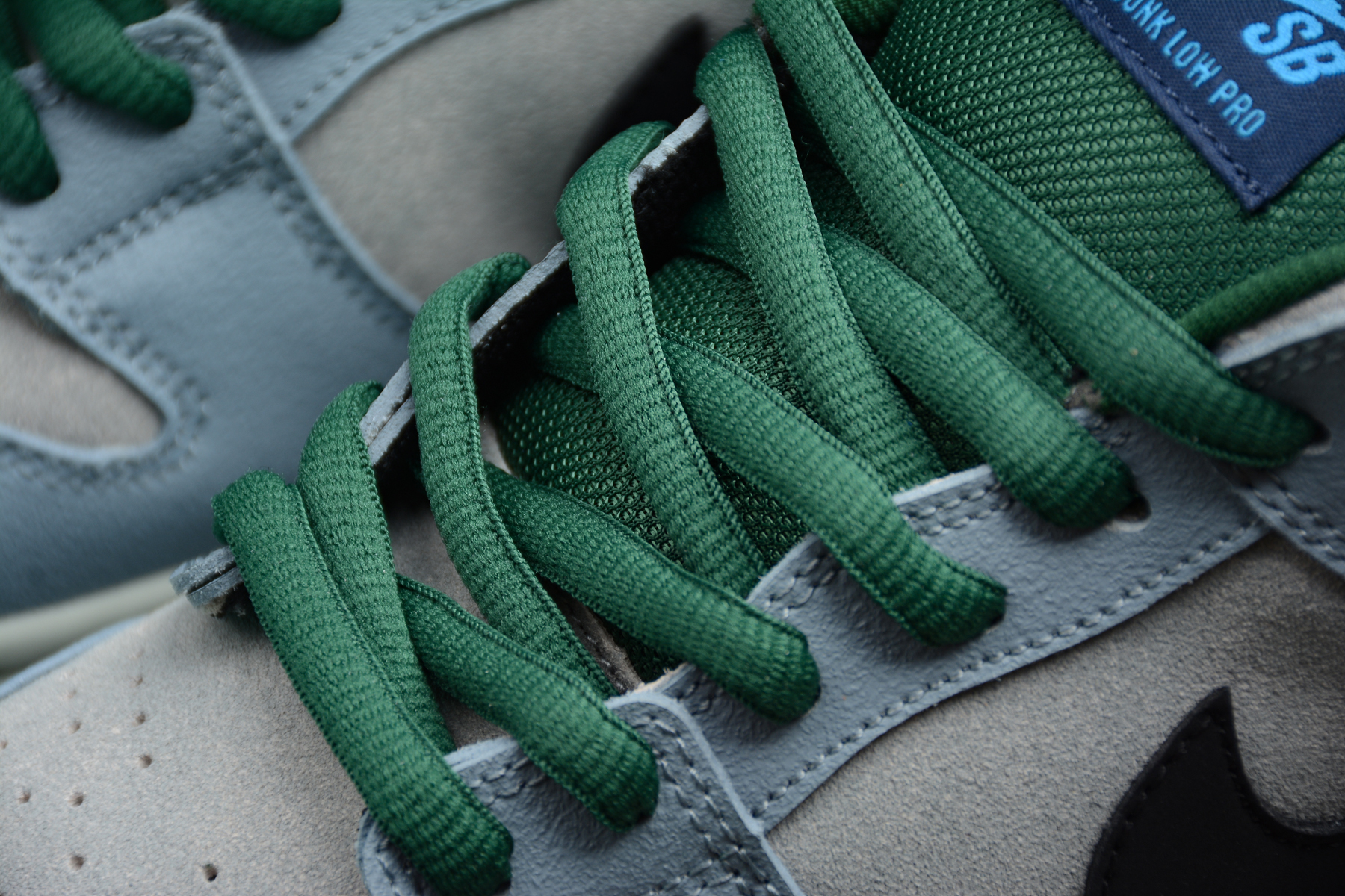 Nike SB Dunk Low Maple Leaf 313170-021