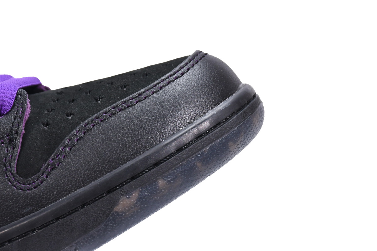 Familia x Nike SB Dunk Low First Avenue  DJ1159-001