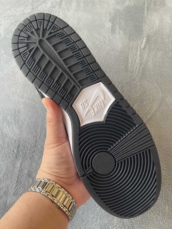 Verdy X Nike SB Dunk Low Pro QS Wasted Youth  DD8386-001