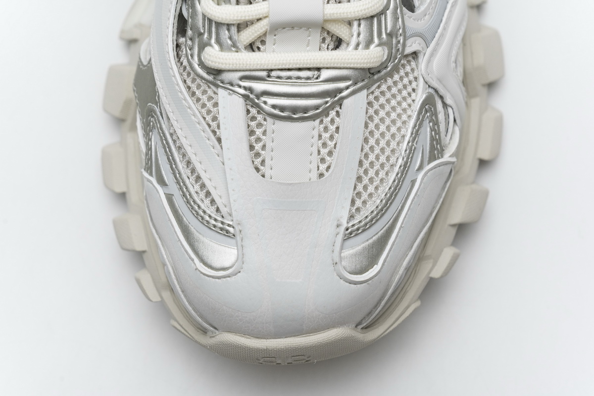 Ba***ci*ga Track 2 Sneaker White   570391 W2GN2 9000