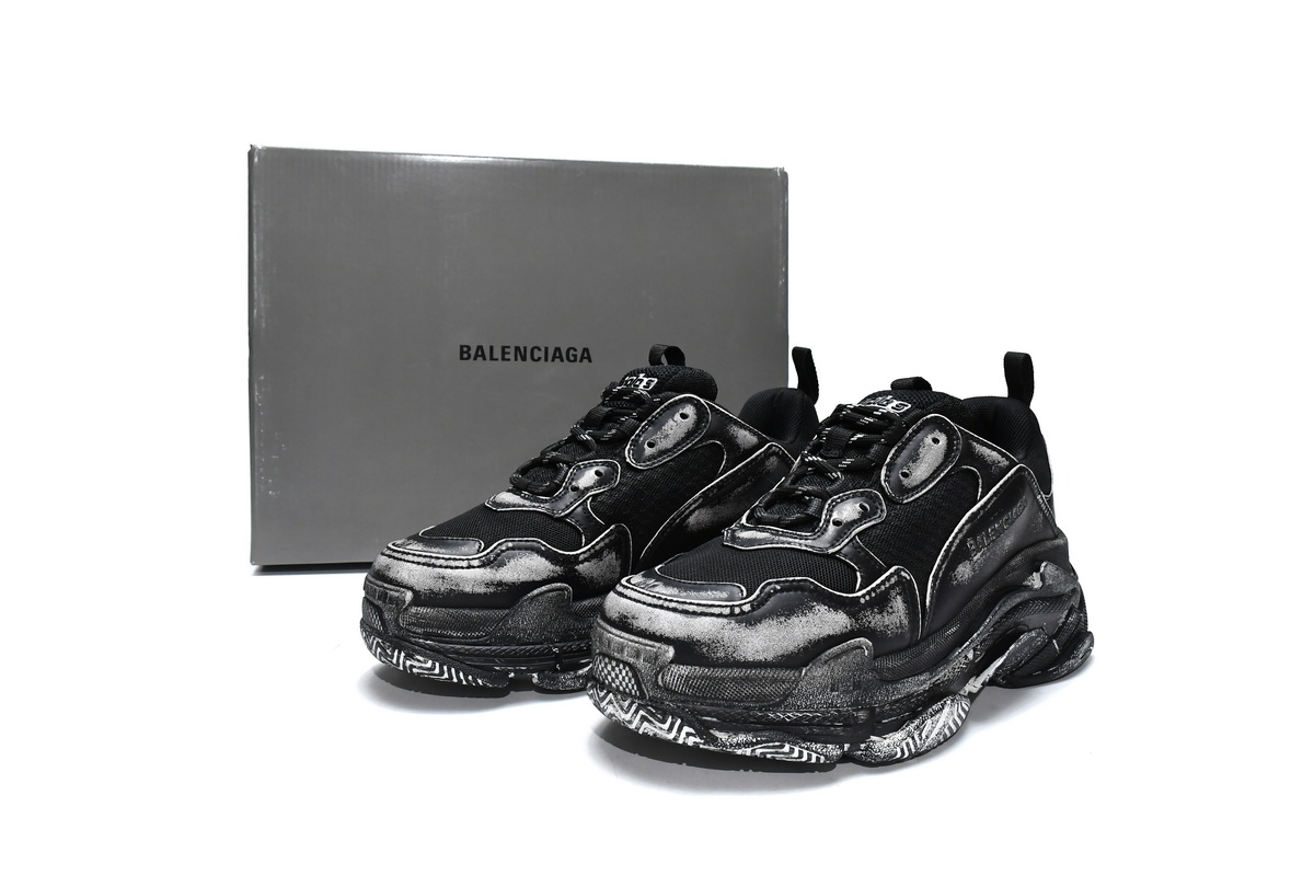 Ba***ci*ga Triple S Black   524039 WN3 1000